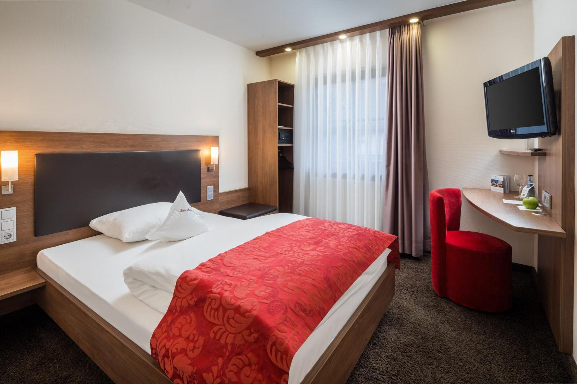 Hotel Schwanen Köngen Extérieur photo