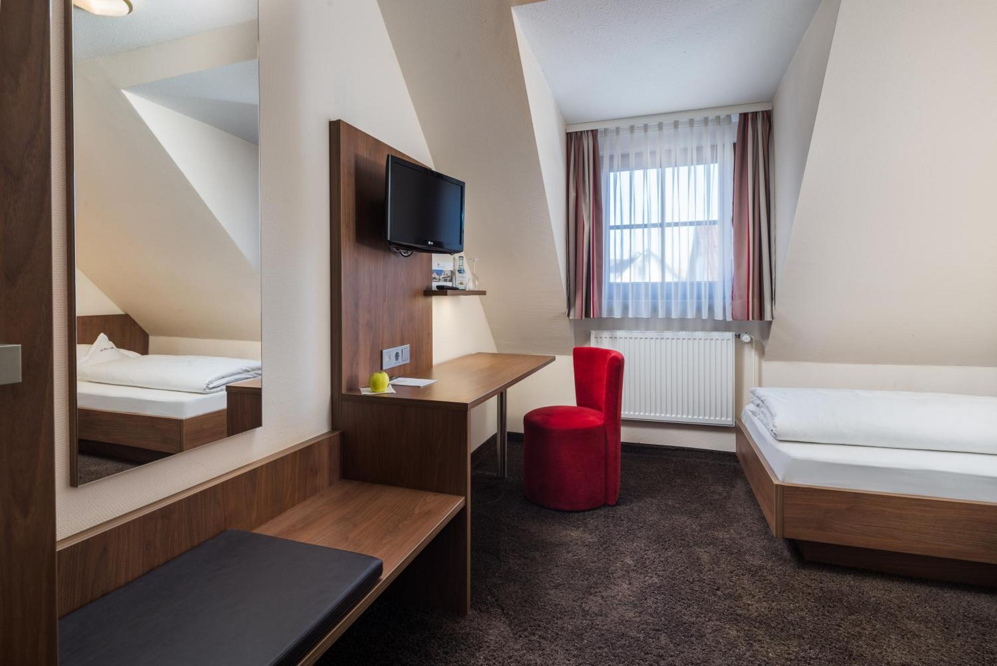 Hotel Schwanen Köngen Extérieur photo