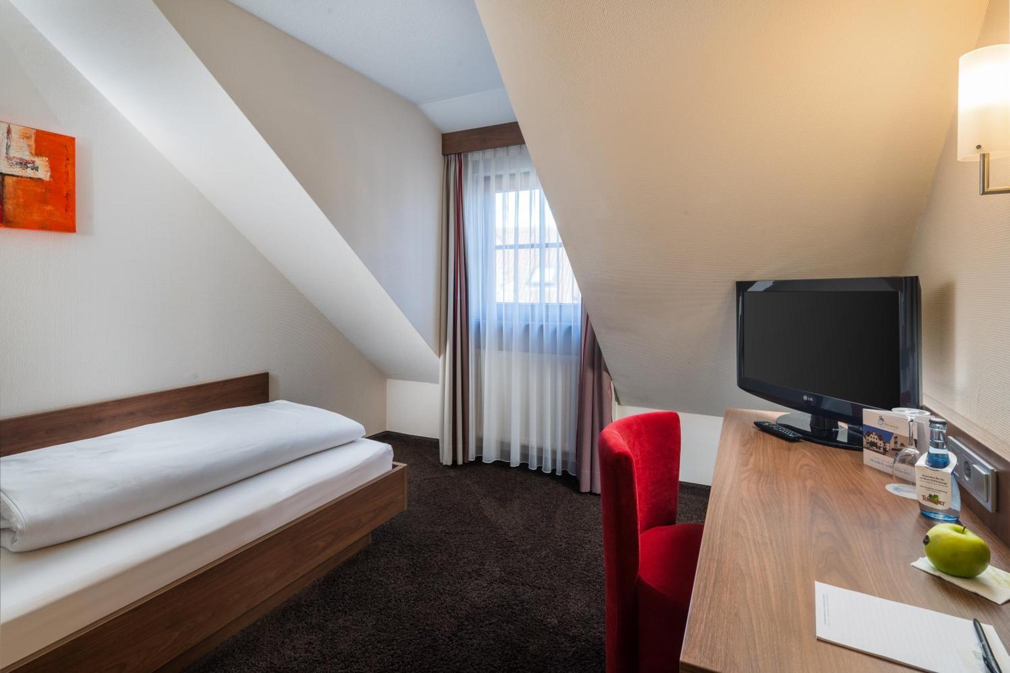 Hotel Schwanen Köngen Extérieur photo