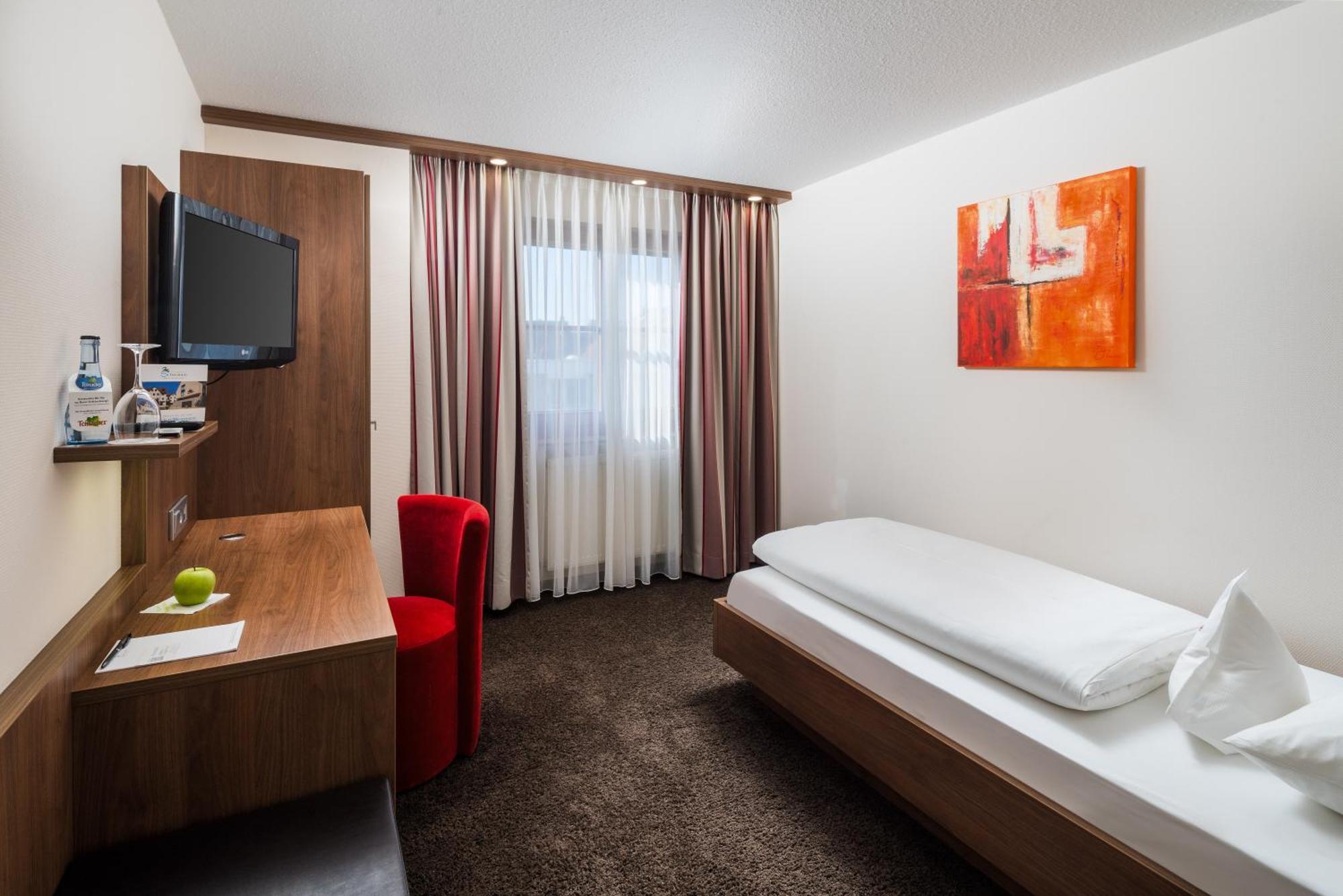 Hotel Schwanen Köngen Extérieur photo