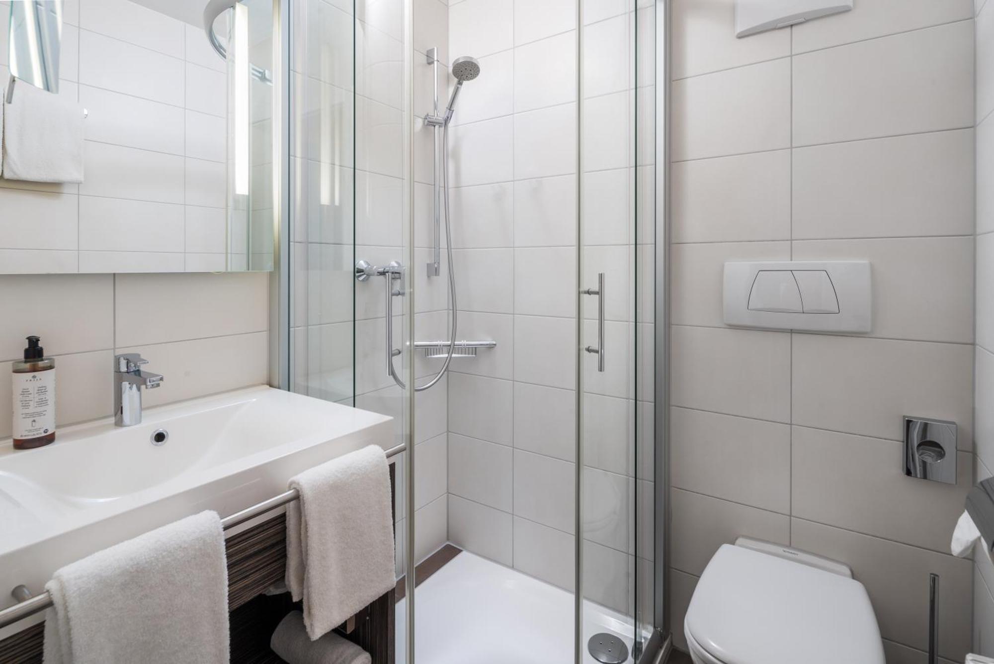 Hotel Schwanen Köngen Extérieur photo