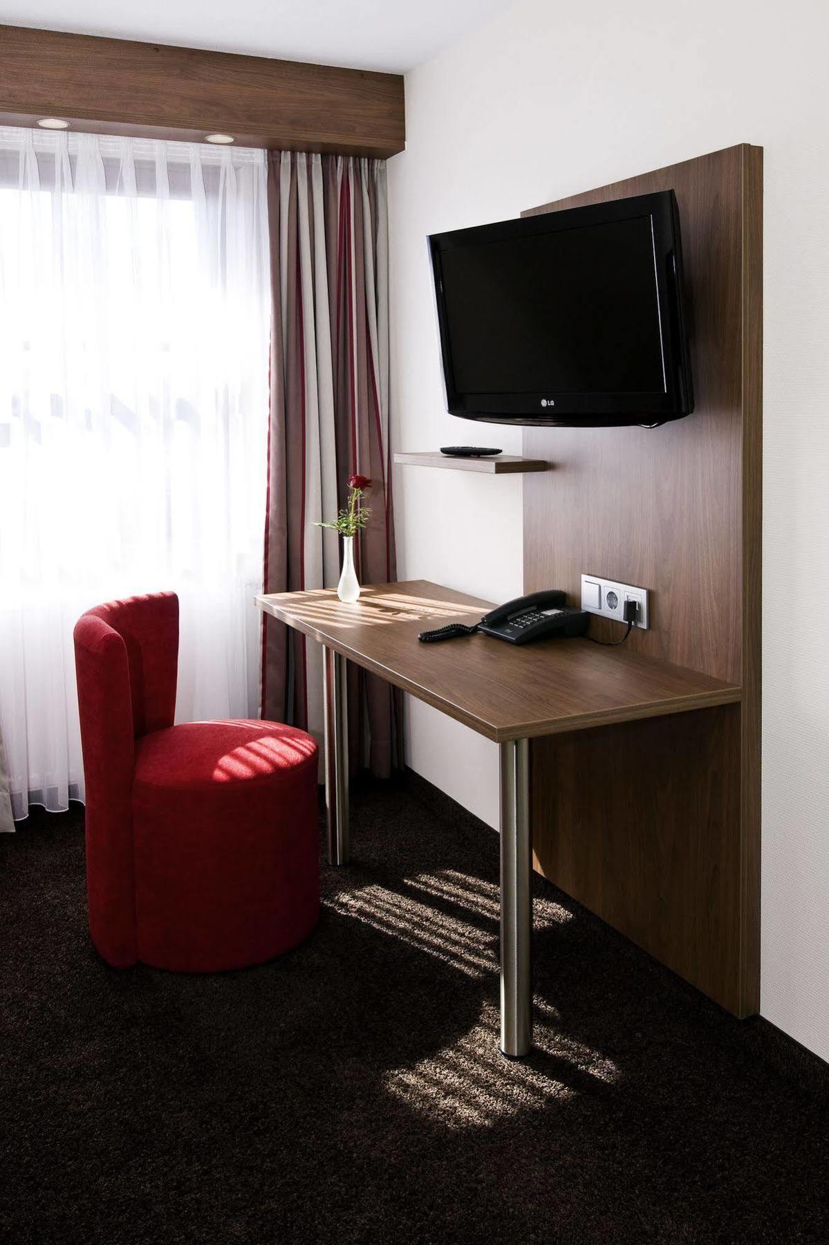Hotel Schwanen Köngen Extérieur photo
